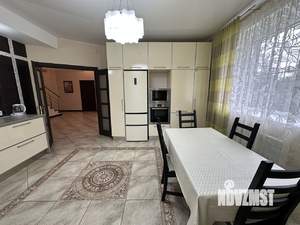 Коттедж 220м², 2-этажный, на длительный срок, 