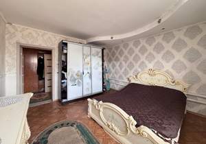 Дом 200м&sup2;, 2-этажный, на длительный срок, 