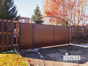 Коттедж 225м&sup2;, 3-этажный, участок 7 сот.  