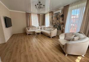 Дом 247м&sup2;, 2-этажный, участок 9 сот.  