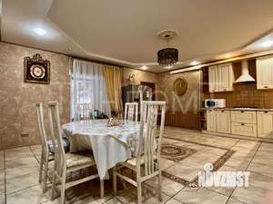Коттедж 300м², 3-этажный, участок 6 сот.  