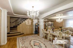 Дом 251м², 2-этажный, участок 4 сот.  