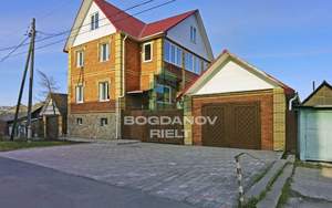 Дом 242м&sup2;, 3-этажный, участок 4 сот.  