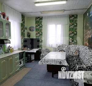 Дом 200м&sup2;, 3-этажный, участок 6 сот.  