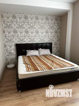 Коттедж 237м&sup2;, 6-этажный, участок 8 сот.  