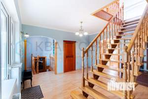 Коттедж 244м², 3-этажный, участок 10 сот.  