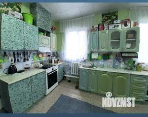 Дом 200м&sup2;, 3-этажный, участок 6 сот.  