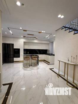 Дом 160м&sup2;, 2-этажный, участок 4 сот.  