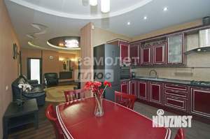 Коттедж 185м&sup2;, 2-этажный, участок 8 сот.  