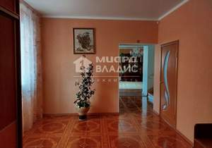 Дом 220м&sup2;, 3-этажный, участок 7 сот.  