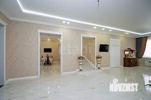 Дом 252м&sup2;, 2-этажный, участок 4 сот.  