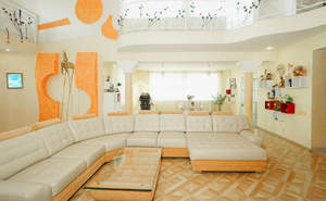 Дом 800м&sup2;, 3-этажный, участок 20 сот.  