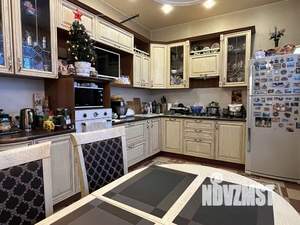 Дом 260м&sup2;, 2-этажный, участок 8 сот.  