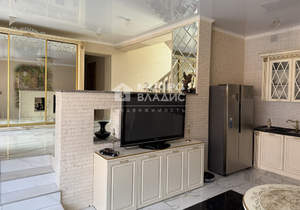 Дом 247м², 2-этажный, участок 9 сот.  