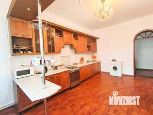 Коттедж 286м&sup2;, 3-этажный, участок 3 сот.  