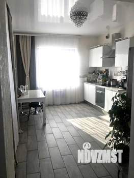 Коттедж 225м², 2-этажный, участок 10 сот.  