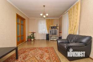 Дом 176м², 2-этажный, участок 4 сот.  