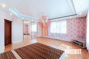 Коттедж 390м², 3-этажный, участок 7 сот.  
