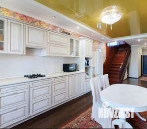 Дом 215м&sup2;, 2-этажный, участок 5 сот.  