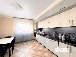 Коттедж 208м&sup2;, 2-этажный, участок 10 сот.  