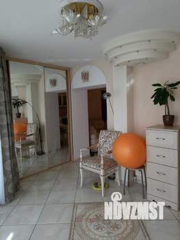 Коттедж 260м², 3-этажный, участок 6 сот.  