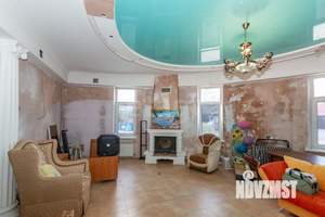 Дом 674м², 2-этажный, участок 28 сот.  