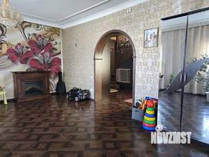 Коттедж 273м², 2-этажный, участок 5 сот.  