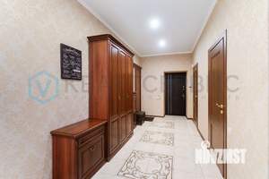 Коттедж 226м², 2-этажный, участок 10 сот.  