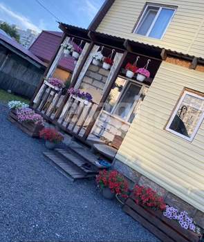 Дом 100м&sup2;, 2-этажный, участок 3 сот.  