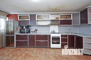 Дом 490м&sup2;, 3-этажный, участок 7 сот.  