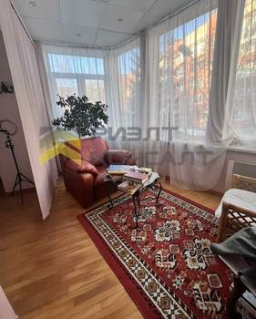 Дом 180м², 3-этажный, участок 0 сот.  