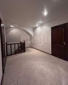 Дом 346м&sup2;, 2-этажный, участок 10 сот.  