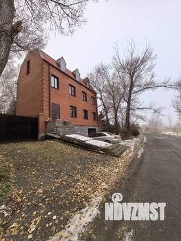 Дом 200м², 2-этажный, участок 10 сот.  