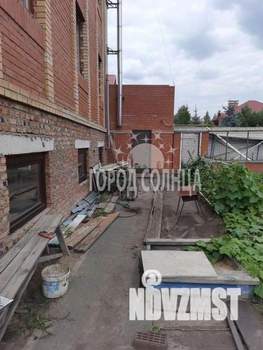 Коттедж 246м&sup2;, 3-этажный, участок 10 сот.  