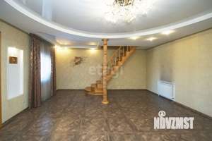 Дом 235м², 3-этажный, участок 6 сот.  