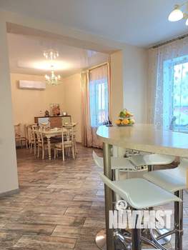 Коттедж 210м², 3-этажный, участок 9 сот.  