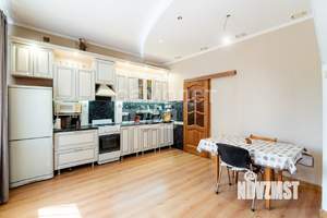 Коттедж 338м&sup2;, 2-этажный, участок 7 сот.  