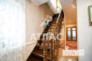 Дом 176м&sup2;, 2-этажный, участок 4 сот.  