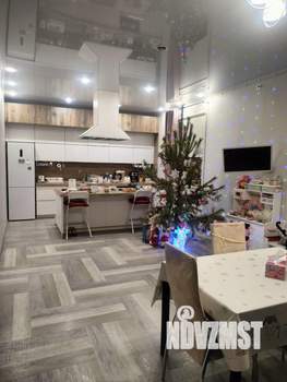 Коттедж 200м&sup2;, 2-этажный, участок 9 сот.  