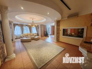 Таунхаус 640м&sup2;, 3-этажный, участок 30 сот.  