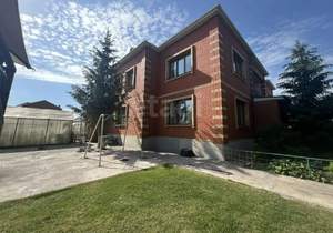 Дом 468м&sup2;, 2-этажный, участок 11 сот.  