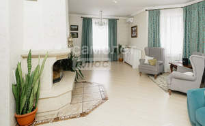 Дом 325м&sup2;, 3-этажный, участок 10 сот.  