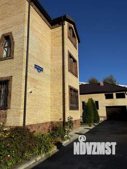 Дом 312м², 3-этажный, участок 11 сот.  