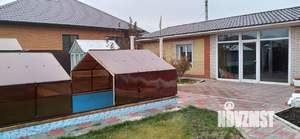 Дом 386м&sup2;, 3-этажный, участок 8 сот.  