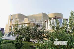 Дом 800м², 3-этажный, участок 20 сот.  