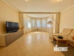 Дом 322м&sup2;, 3-этажный, участок 22 сот.  