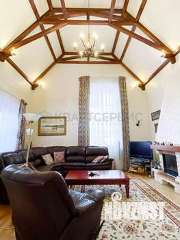 Коттедж 240м², 2-этажный, участок 10 сот.  