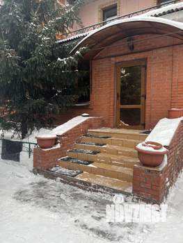 Коттедж 368м², 2-этажный, участок 18 сот.  