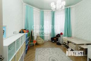 Коттедж 325м&sup2;, 3-этажный, участок 10 сот.  