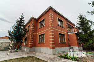 Коттедж 368м², 2-этажный, участок 18 сот.  